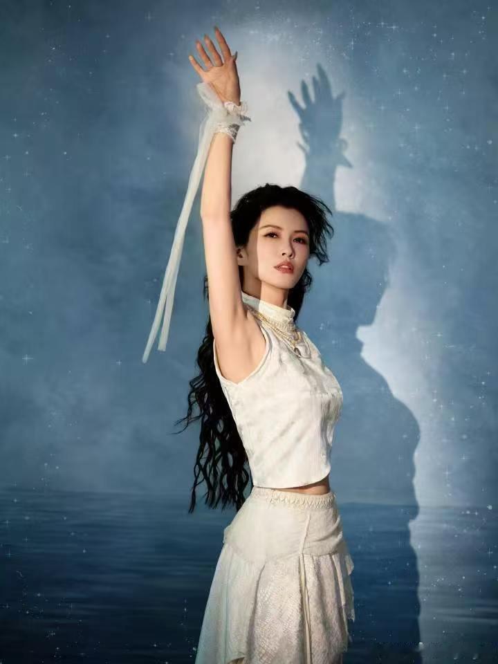 徐洁儿徐洁儿手机丢了 成团夜的珍贵互动素材全在遗失的手机里，徐洁儿现在正着急寻找