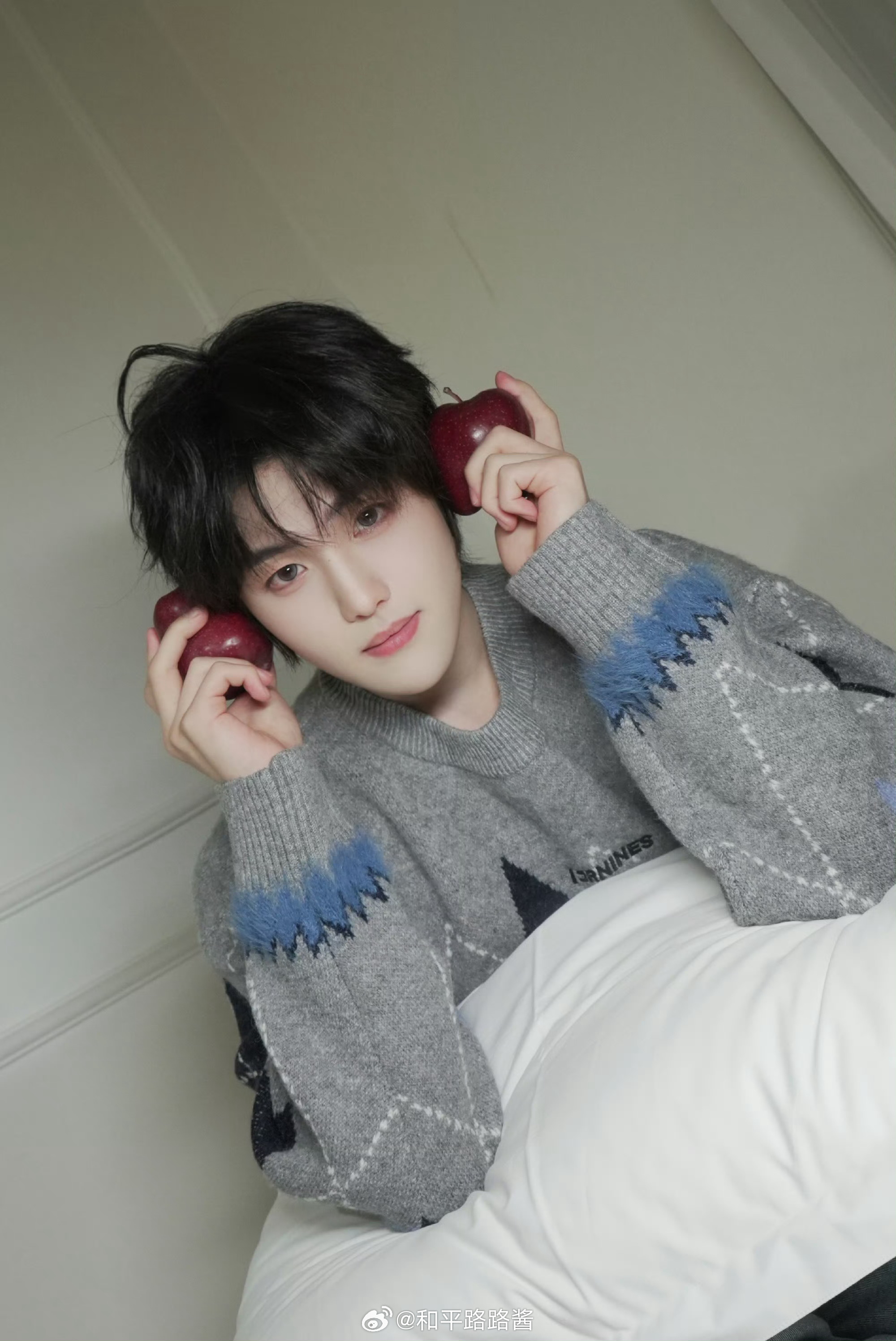 未来的日子我们也要一直陪伴着彼此！ag司马光生日见面会直播 22岁云野逐光