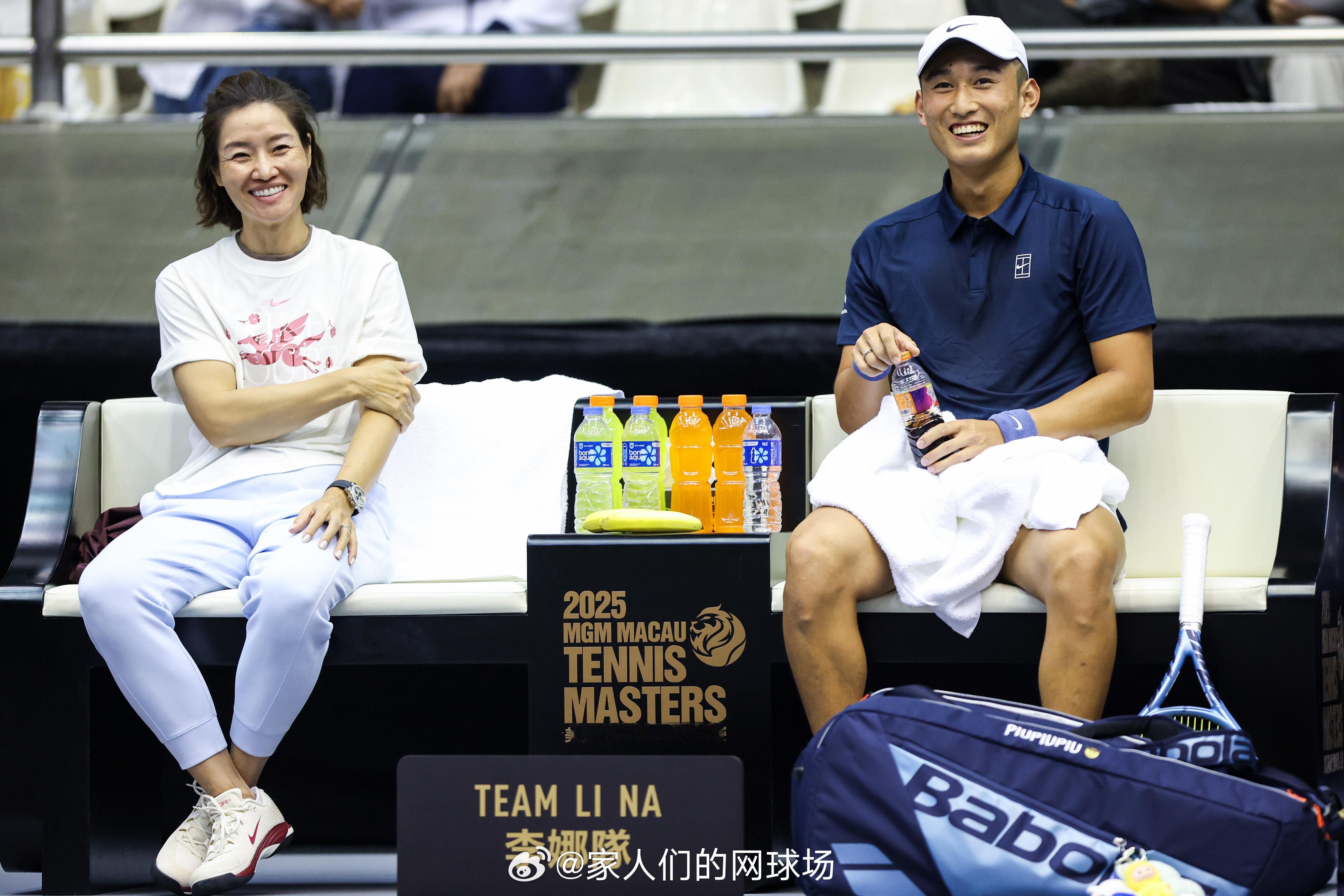 美高梅澳门网球名人赛 赛后，商竣程 在新闻发布会中表示，他和李娜 在比赛中没有谈