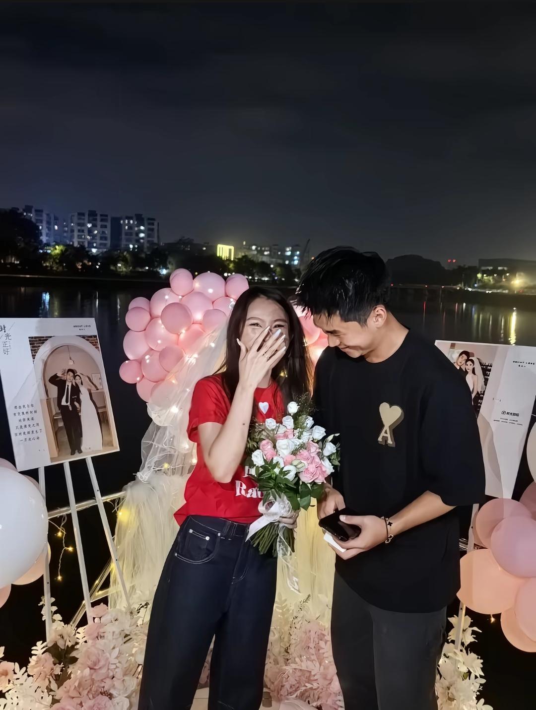 祝贺蔡明民求婚成功，艾莎江、帕尔曼江等队友齐庆贺

今天广州蒲公英球员蔡明民发布