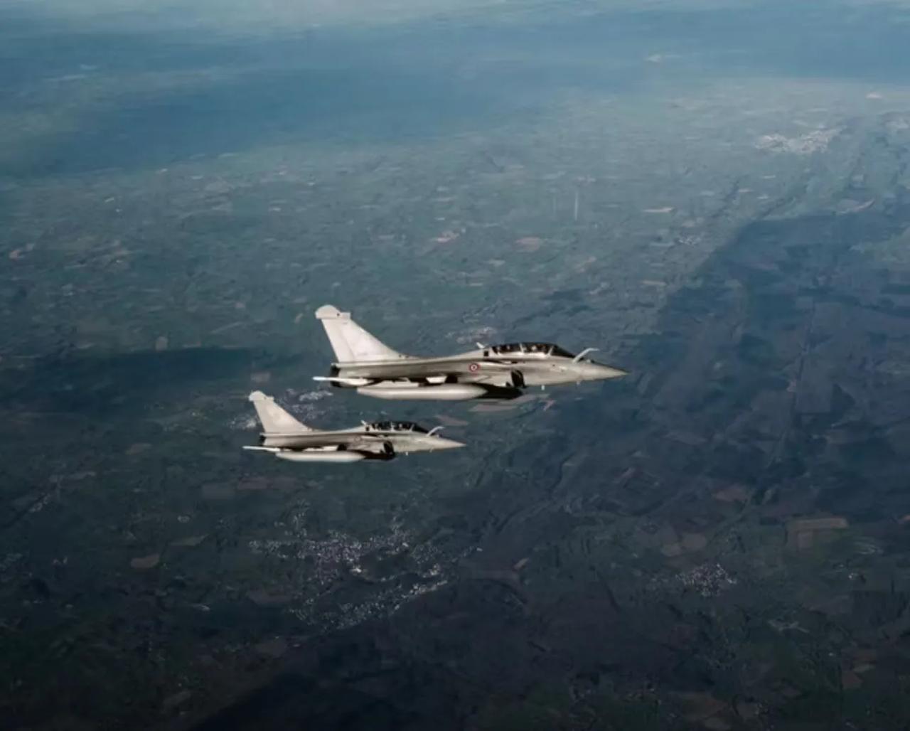 法国战斗机刚刚击落飞往阿联酋的伊朗无人机。

部署在阿联酋上空的法国阵风战机，正