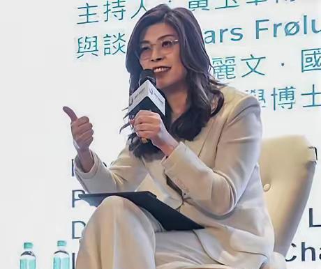 郑丽文重磅发声！

郑丽文说，台湾搞AI，不能再只靠台积电一家撑着了。

这话一