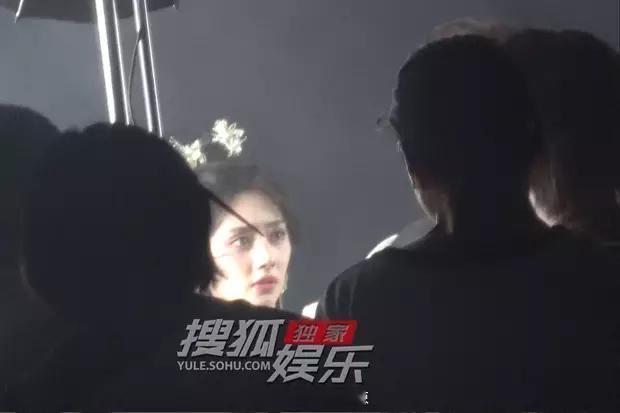 献鱼陈飞宇王影璐拍摄宣传照路透图 ​​​