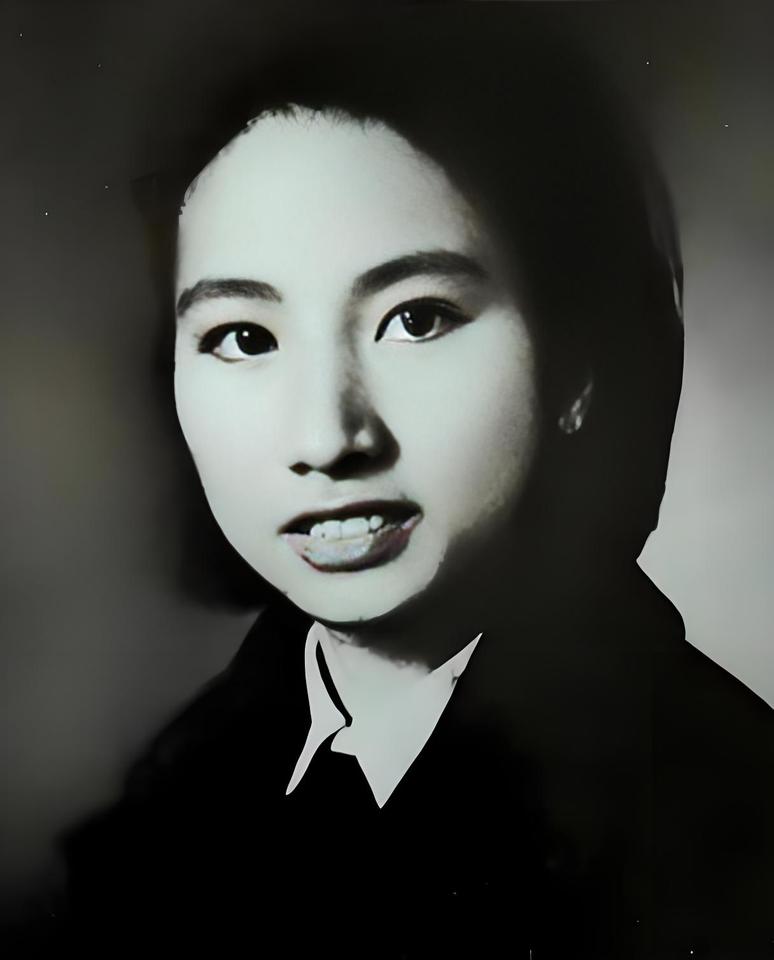 1948年，林颖改嫁了。她是新四军第四师师长彭雪枫的遗孀，怀里还带着烈士的亲生儿
