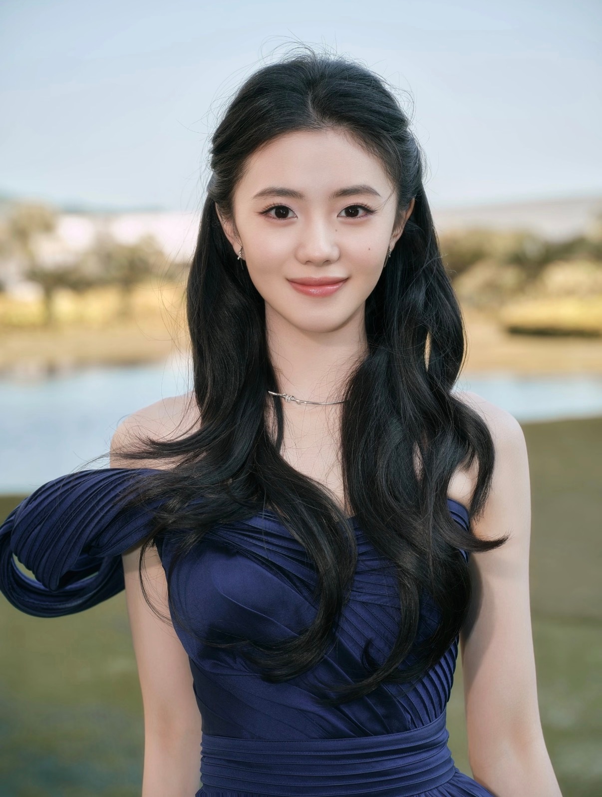 风和我说了一个秘密 凑近点 我讲给你听～刘浩存16岁才被团队发掘刘浩存方将起诉韩