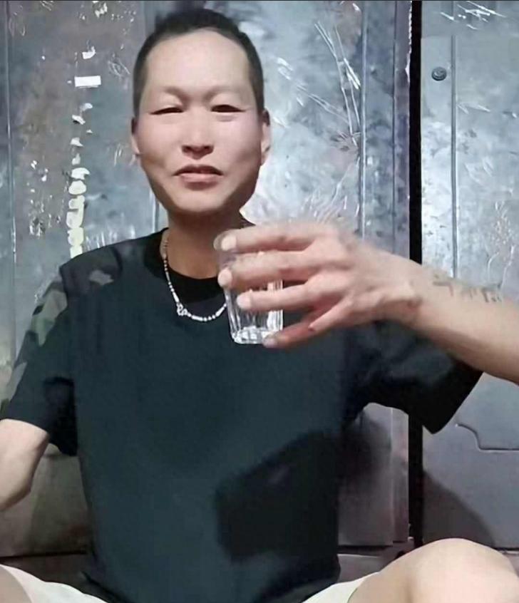 又一个网红没了！46岁“漯河酒神”郭永华，因长期过量饮酒去世！5月5日深夜，河南