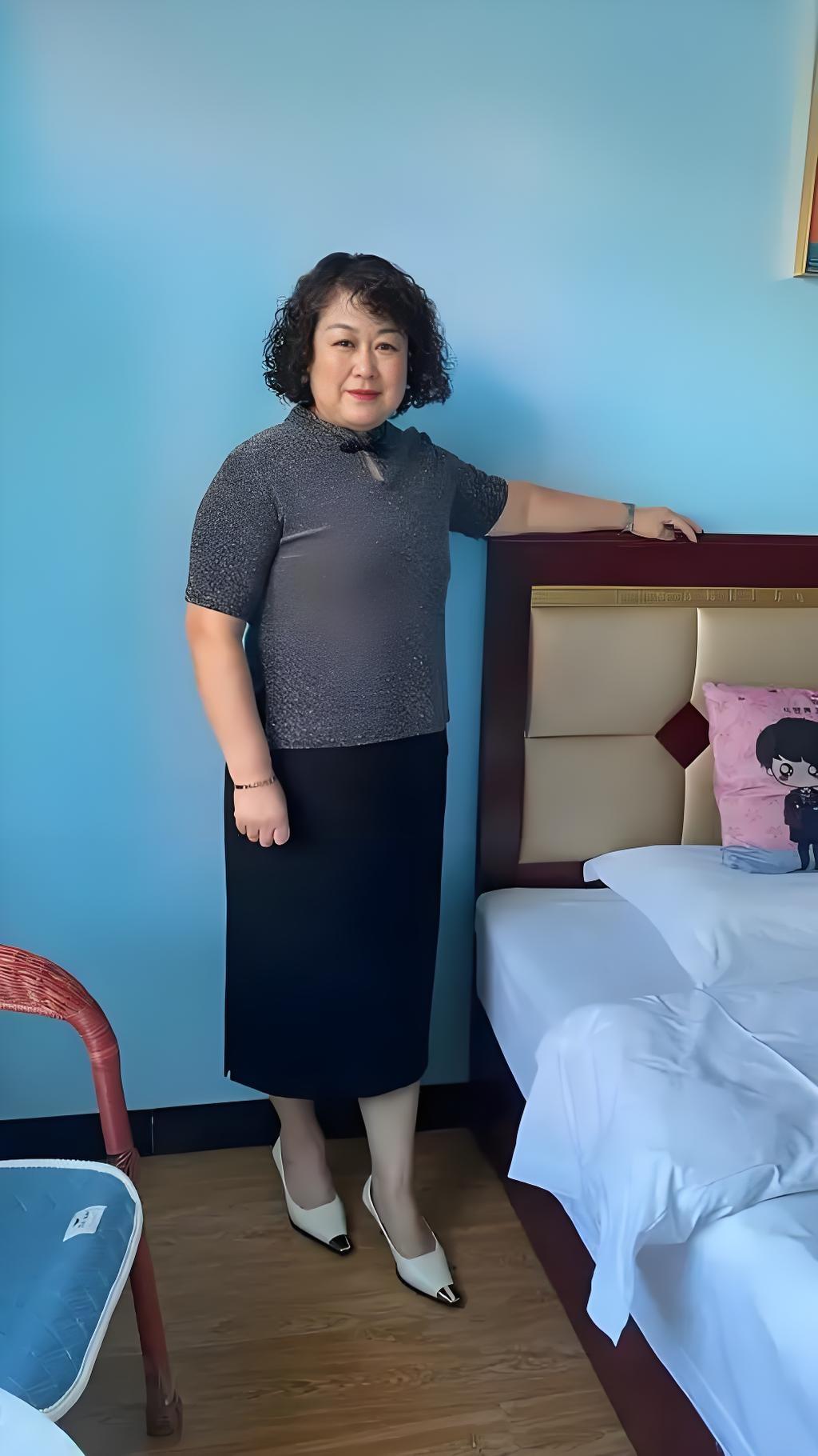 女性更年期真的很可怕吗?

经常听到：“女人到了更年期，就像变了个人似的，脾气暴