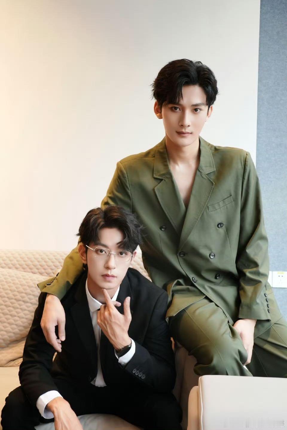 喜大普奔！奖励首个双商他来了他来了！不得不说品牌方这次眼光真的很独到～清爽防晒选