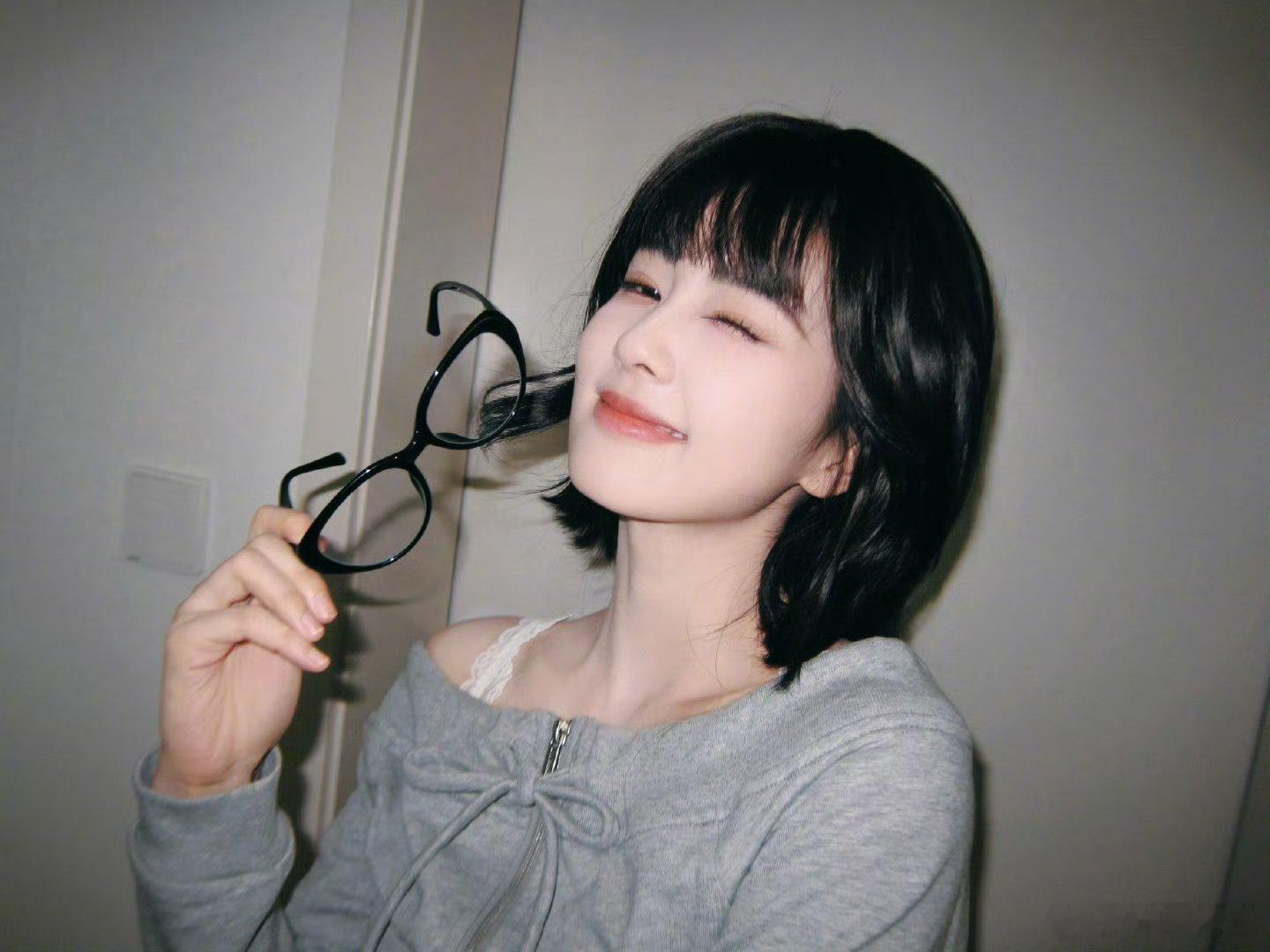 白鹿短发十连拍白鹿韩系短发 白鹿韩系短发 ​​​