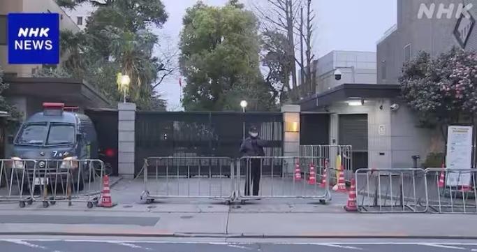 闯入中国大使馆的男子确认是日本陆上自卫队少尉村田幸树，今年 23 岁，驻扎在宫崎