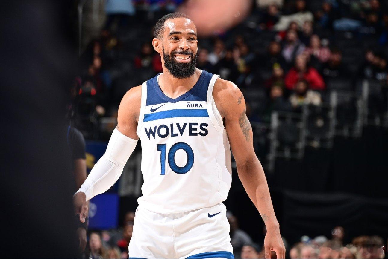 康利将重返森林狼  据Shams报道，康利将重返森林狼。在此前的三方交易中，康利