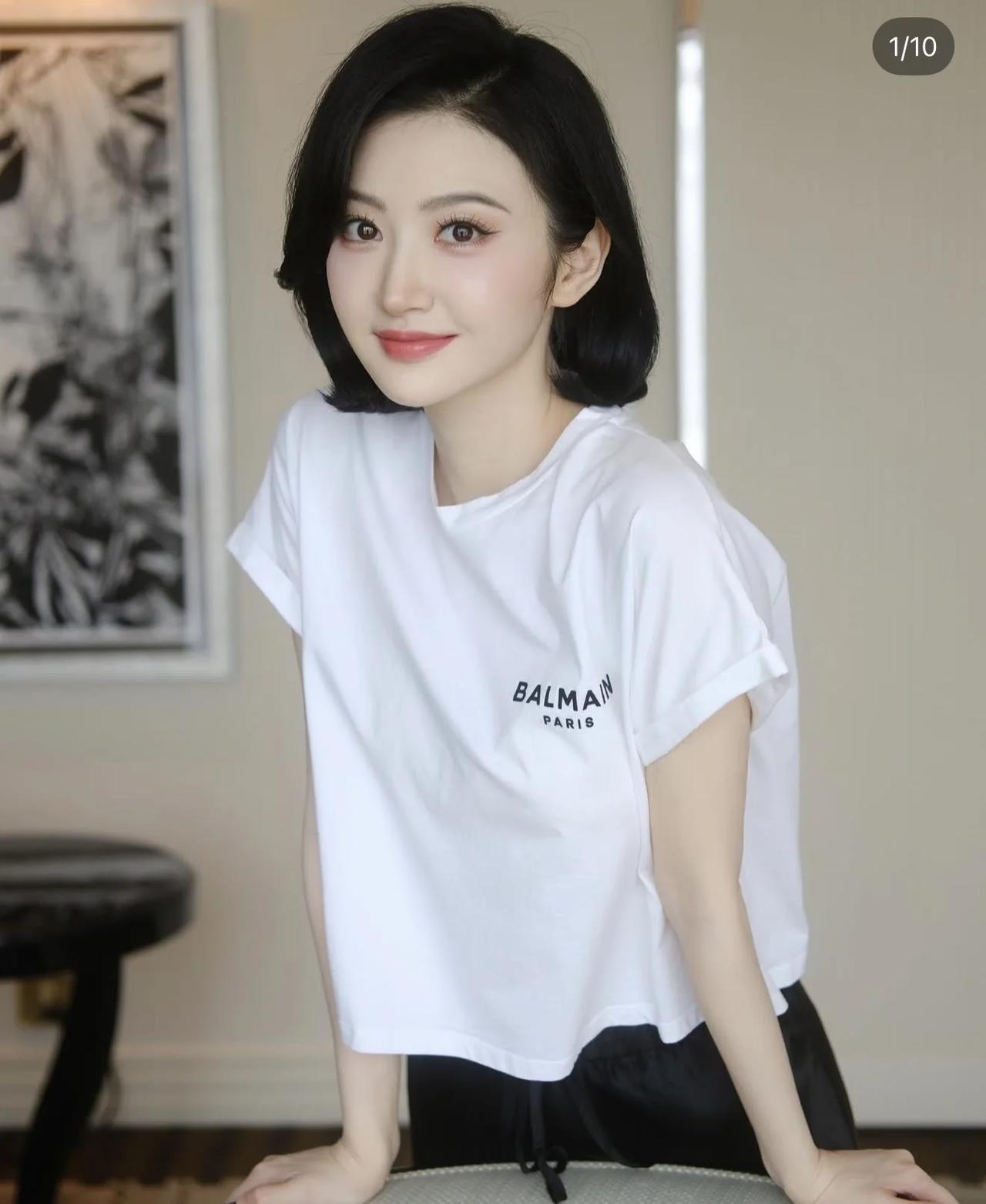景甜说，:“对于找另一半，我喜欢性格比较简单，我是一个想问题不会复杂化的人，如果