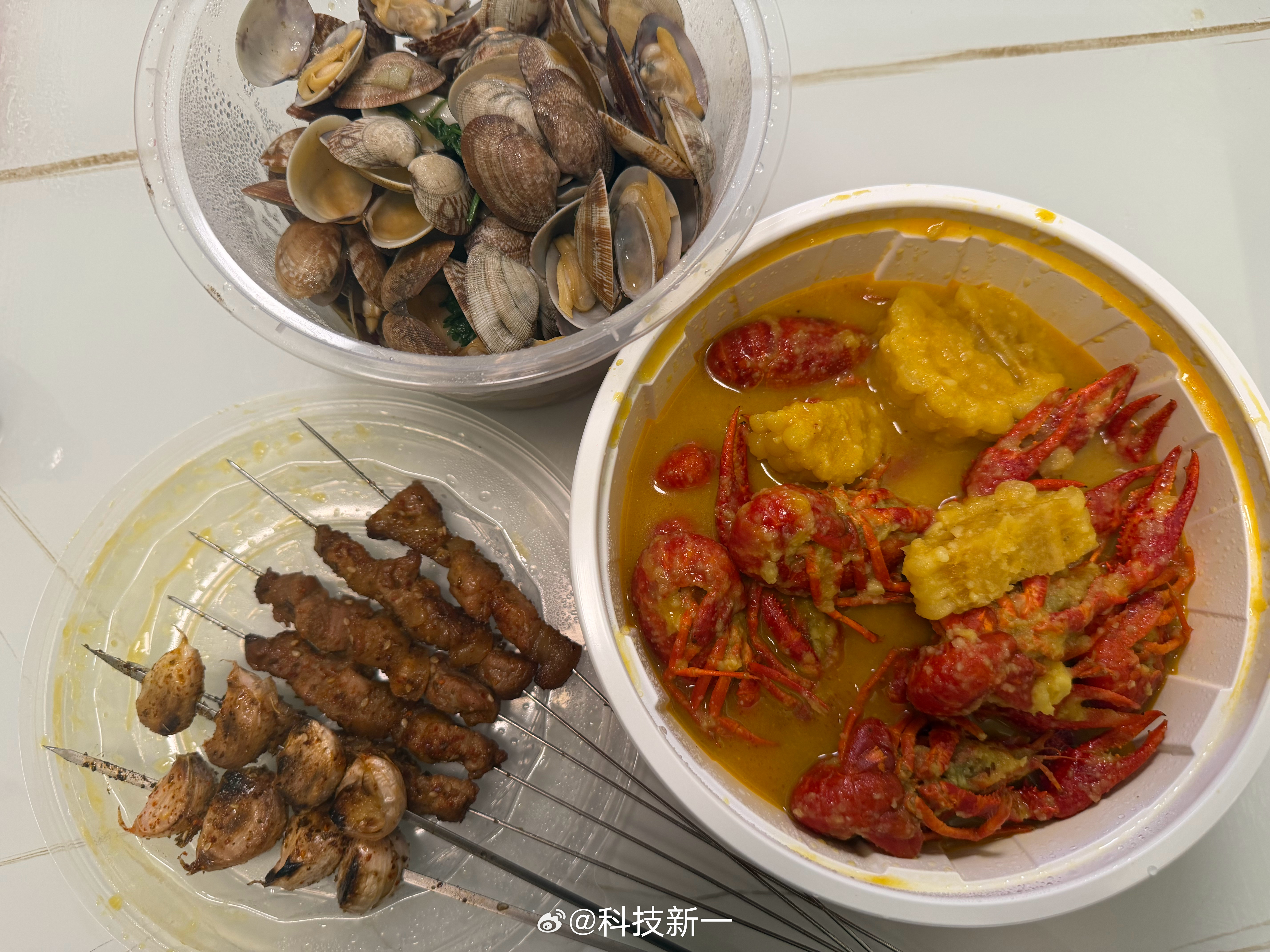 庆祝郑钦文夺冠，点了个小龙虾+烤串外卖，给自己加个餐，不过分吧[doge]中国人