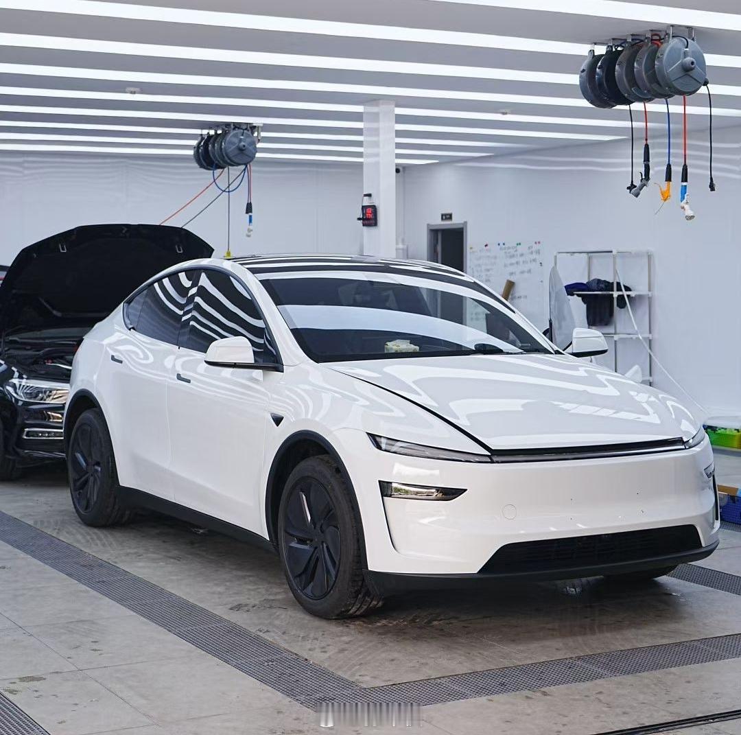 modely连续三年全球销量第一 哎我去，Model Y又双叒叕拿了个全球销冠！