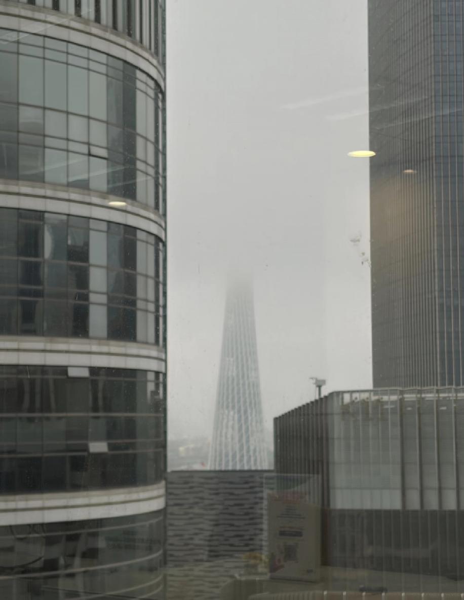 每年三月一到，广州的高湿度天气就准时来了，今天的广州那叫一个湿乎乎，走在外面感觉