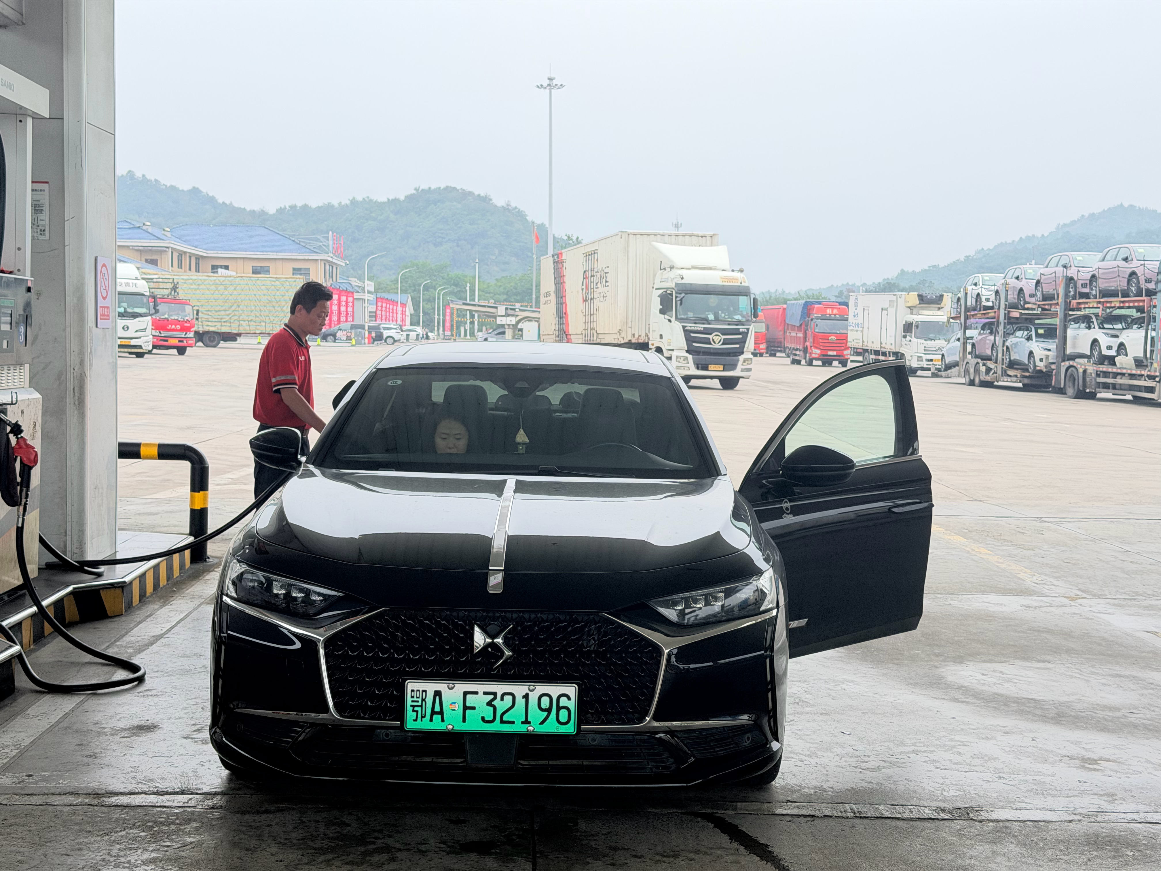 自驾仙人 馈电定速120kph 6.5 兼容92 95 98三种汽油，分贝67谁