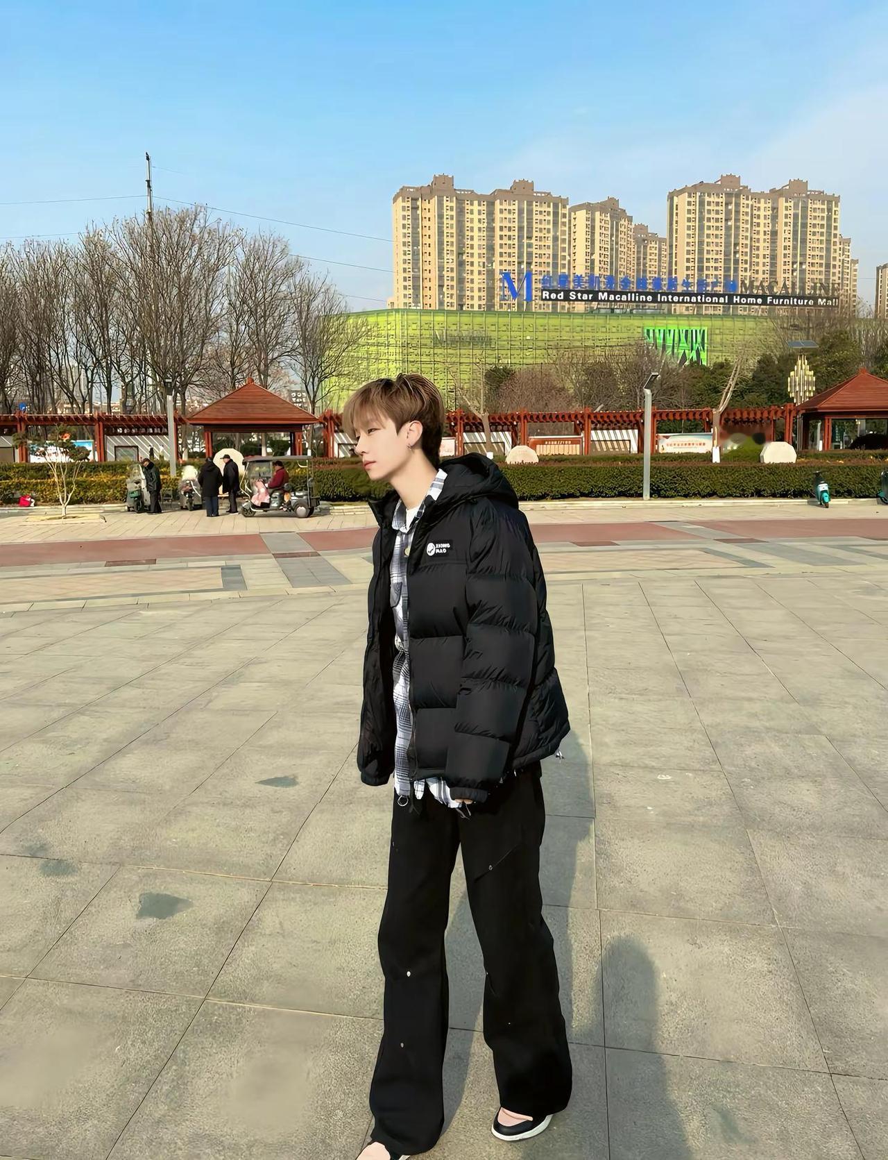 最近有谣言说我长得帅 我在这里澄清一下 这不是谣言