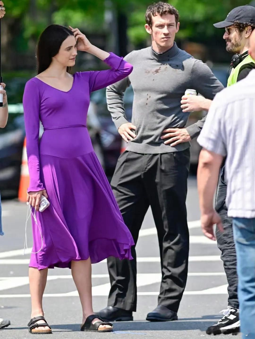 Margaret Qualley和啪姐老公卡哥Callum Turner一同现身