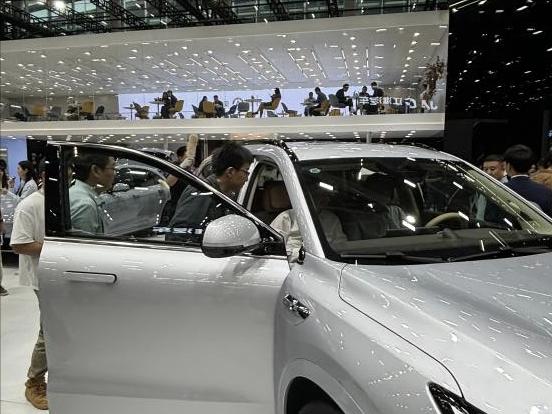 作为问界新M7的车主，这次广州车展看到新M7系列如此火爆，真是感到无比骄傲！我的