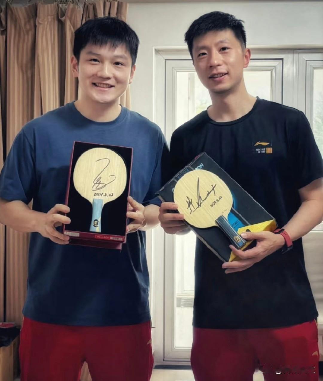 马龙和樊振东谁更强？
真没法一句话定输赢。
马龙是双圈大满贯，
技术全面、球商超