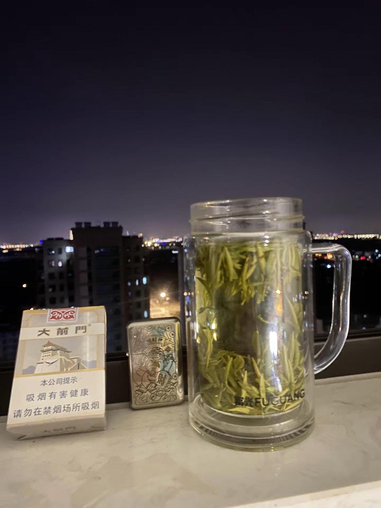 夜晚阳台泡茶 茶与夜景 好烟配好茶 楼顶上的茶 晚安😘