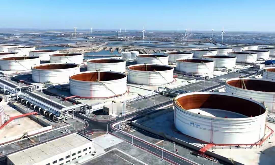 中国猛买全球石油，却大减俄油订单，中俄到底出了什么事？

中国最近大手笔买油，把