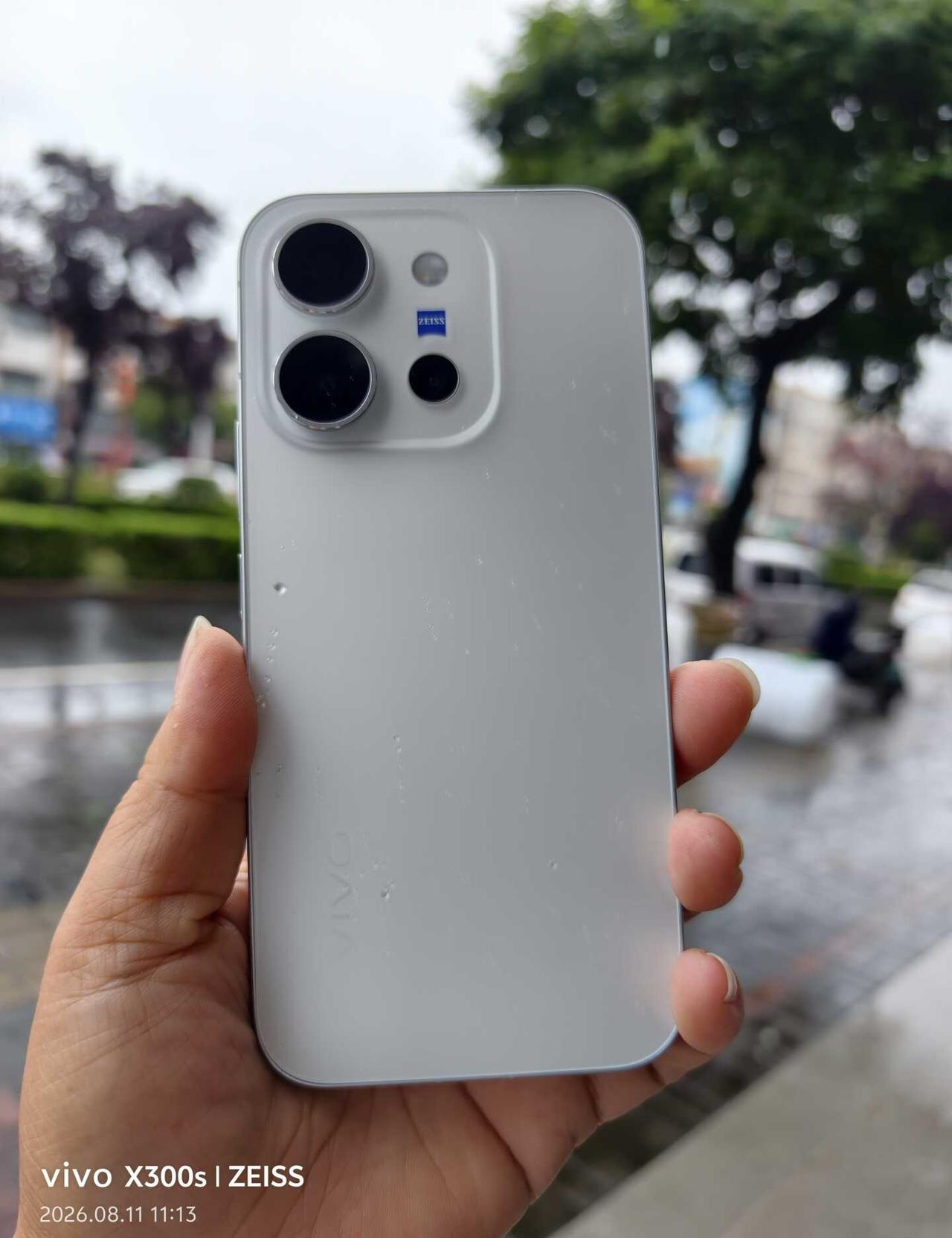 X300E最好用三个点，手感好，系统丝滑
vivo 夏日超值季