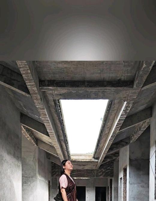 64岁老太分宅基地：
祖屋是念想，
空地是盼头
 
活到64岁，头回为块地犯了难