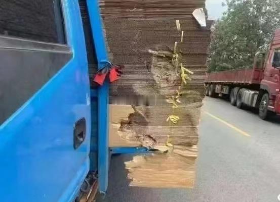 这辆卡车经历了啥？？？