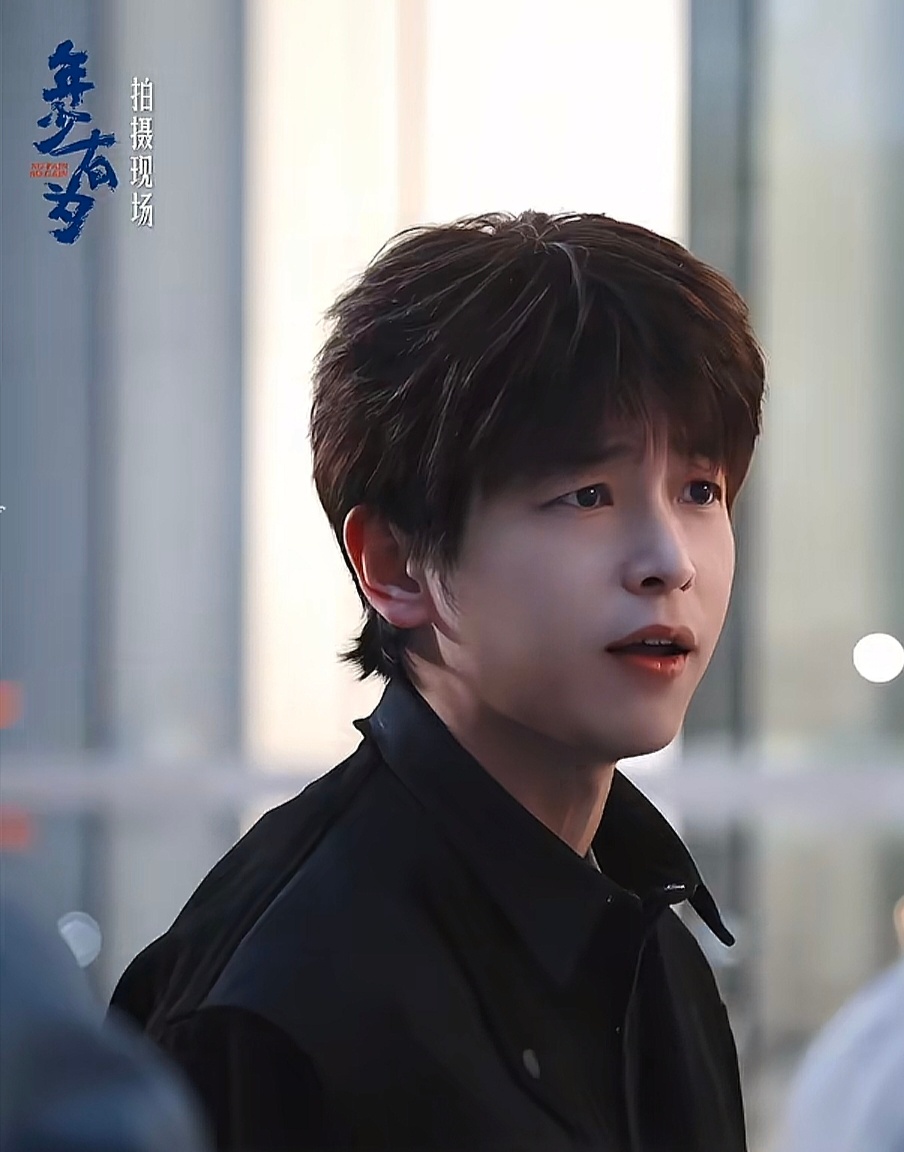 谦儿的小狼尾好可爱૮ o̴̶̷᷄ ·̫ o̴̶̷̥᷅ ა 