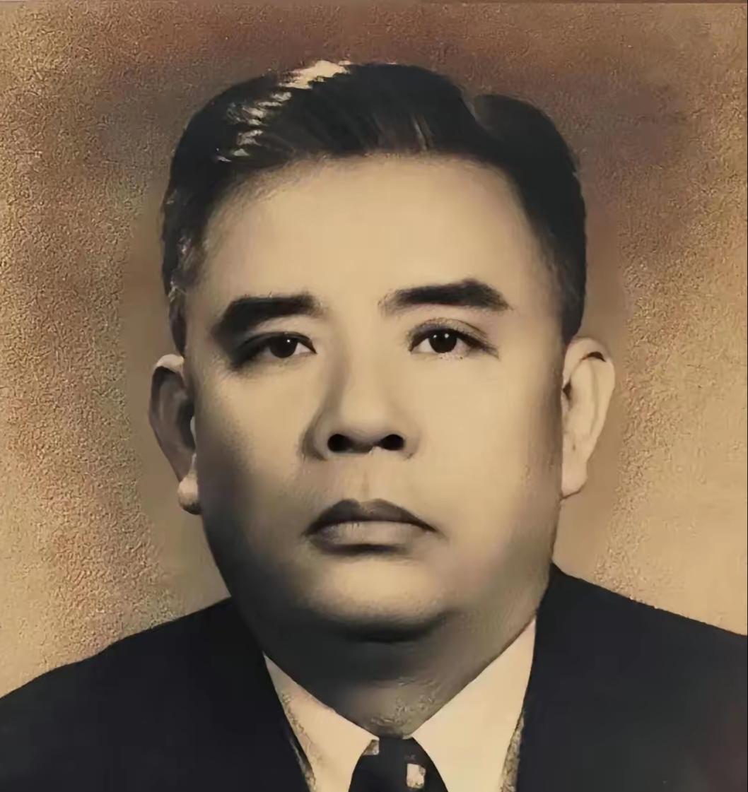 1946年，毛人凤接手戴笠留下的家底。豪车洋房，他瞅都不瞅，直接霸占。外人看毛人