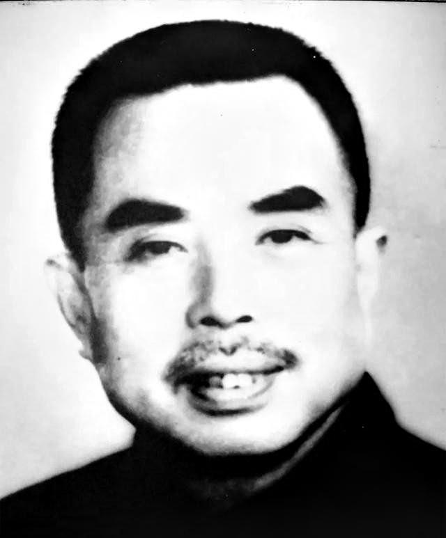 中办副主任龚子荣（1914—1995）原名龚允济，福建福州人。1934年入团，1