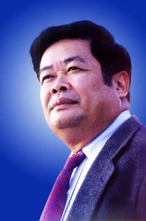 曹德旺坚决反对女儿恋情，缘由并非嫌弃小伙
 
当年，曹德旺的女儿曹艳萍带男友叶舒