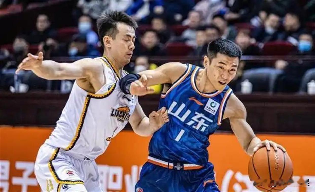 今晚CBA三场比赛出现低排位球队赢球，含义各有不同！
1.辽宁客场80-75战胜