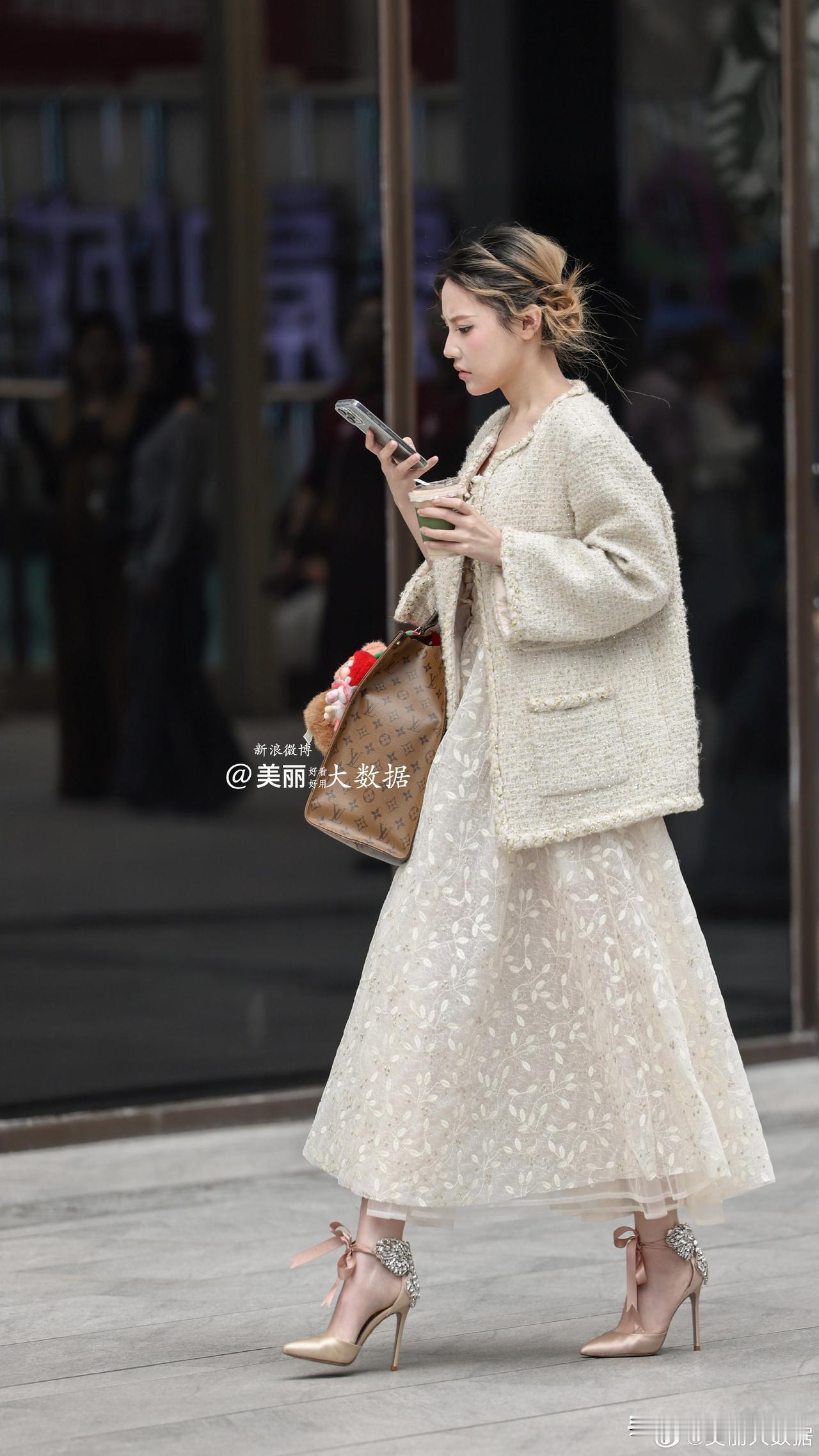 为什么漂亮的女孩都喜欢高跟鞋