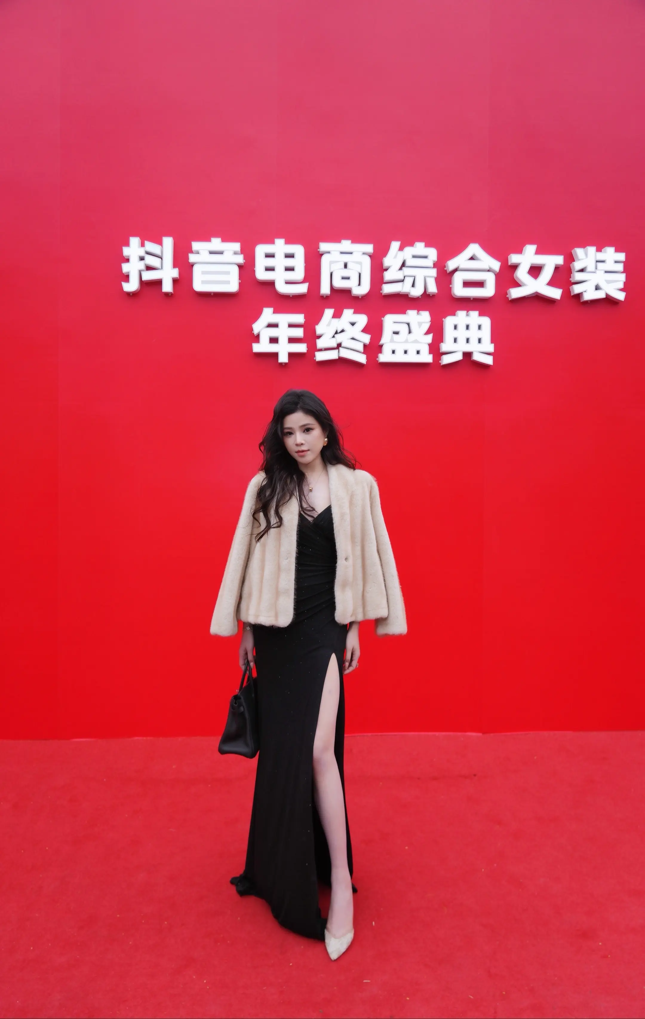 荣幸今年继续被平台邀请参加年会✨ 感恩平台，也感谢每一位支持的姐妹们...