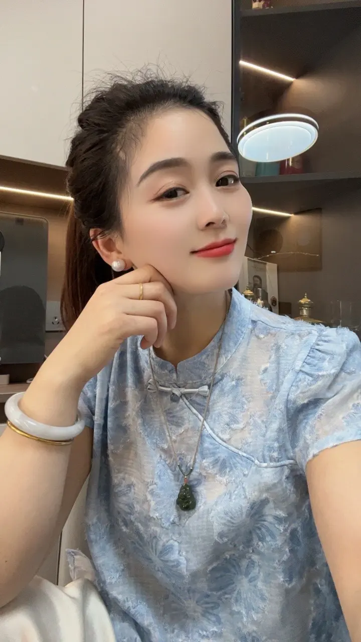 幸福不是什么都拥有 而是想要的恰好都在身边……