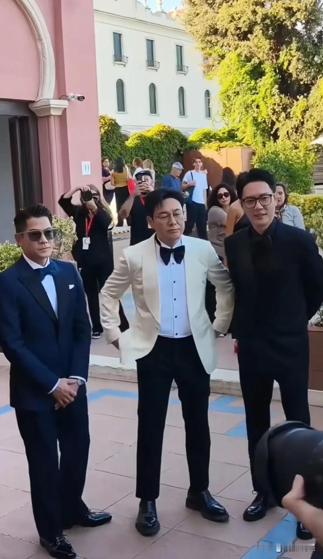 郭富城这是西装一穿，气场自来啊！
郭富城现身威尼斯电影节，来接受“中意文化交流大
