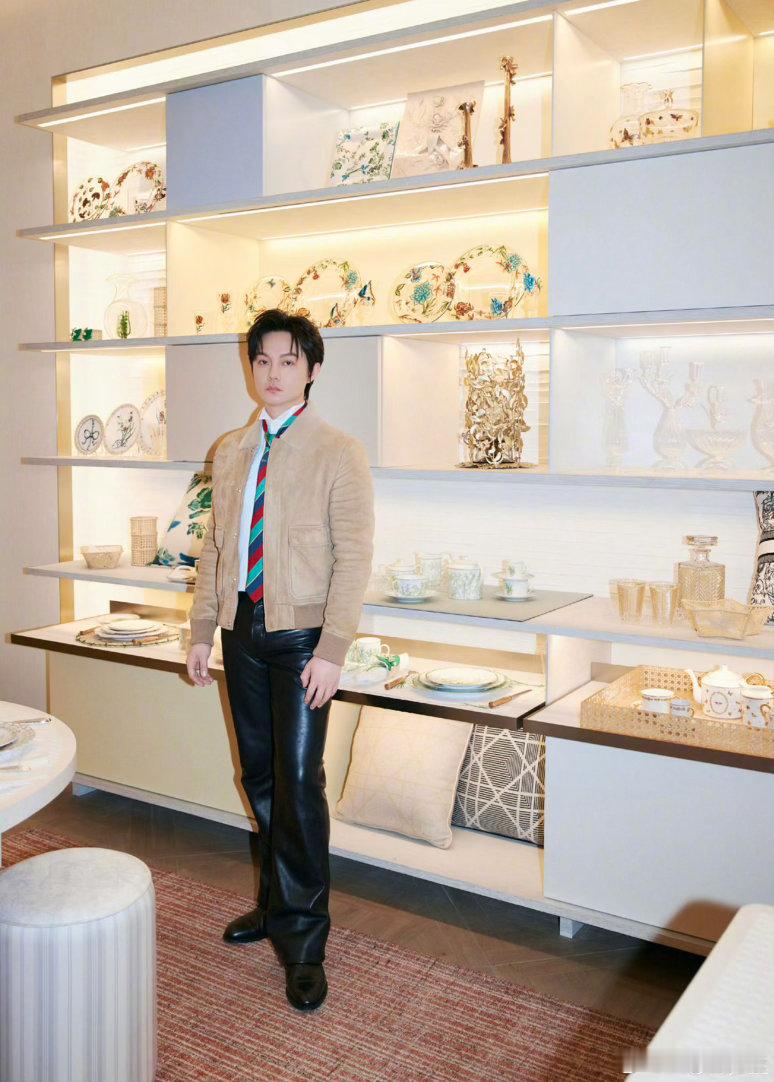 黄晓明尹正创业谁当老板真实还原影视行业创业全过程，从零起步一步步摸索打拼，直面行