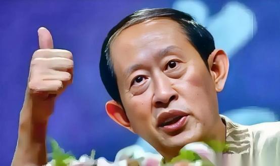 一句话道破战争的残酷：“战争结束后，政客们握手言和，瓜分地盘；将军们加官晋爵，享