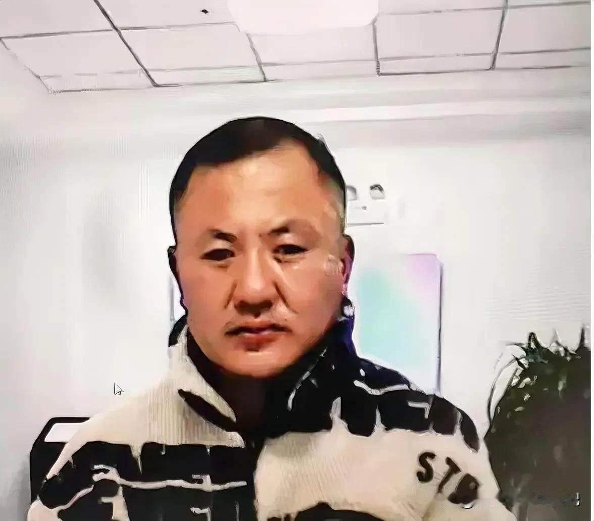 贾文才在内蒙古乌拉特前旗乌拉山镇制造了一起重大刑事案件后潜逃，警方悬赏3万元通缉