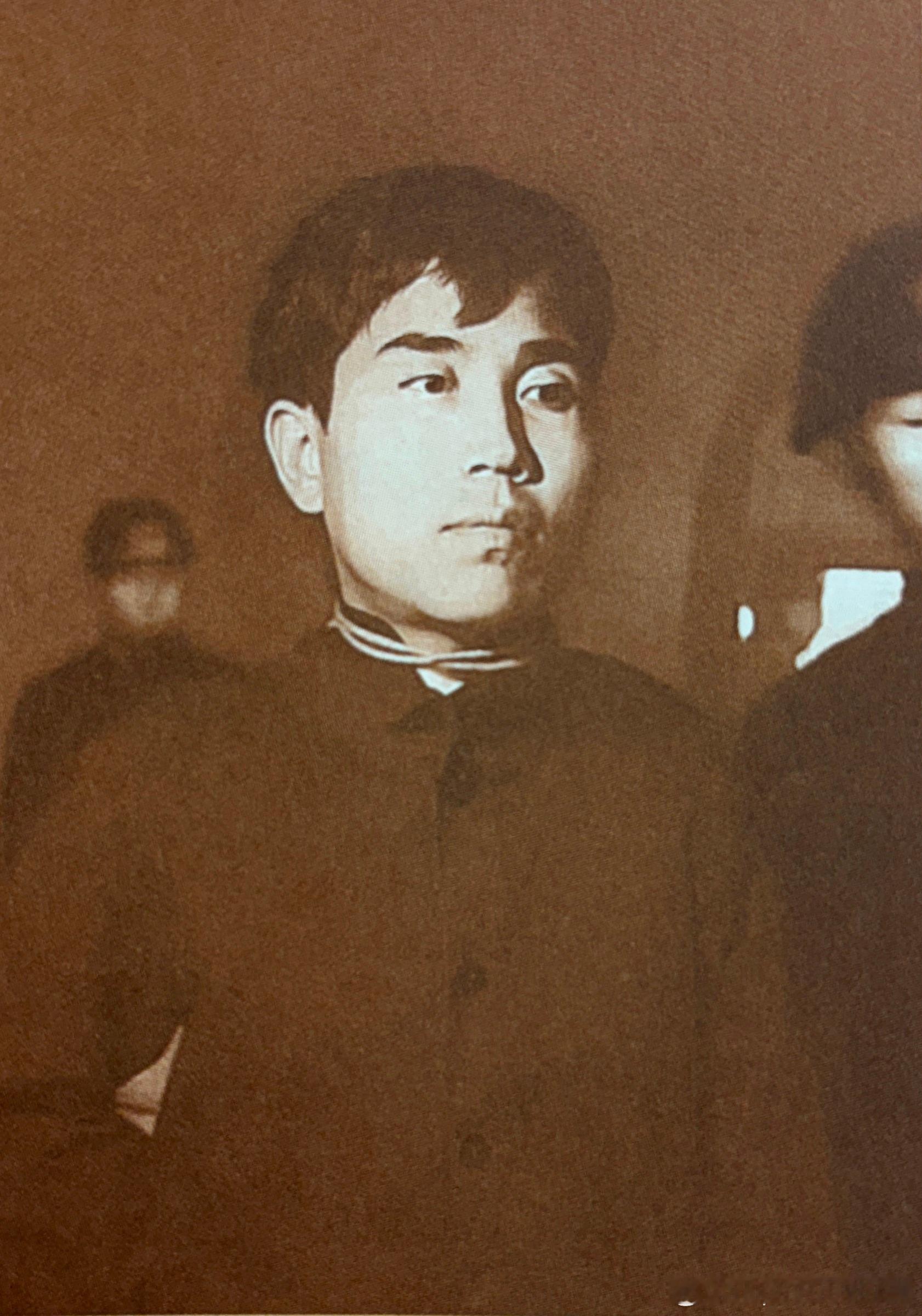 张文信（1922.1-1956.5.18），曾用名姜民、姜永生，出生于烟台蓬莱县