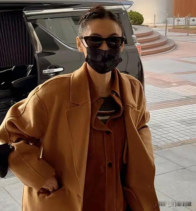 张柏芝这1276万港元的官司，关键还真不在签名真不真，而是给所有依赖“人情”办事