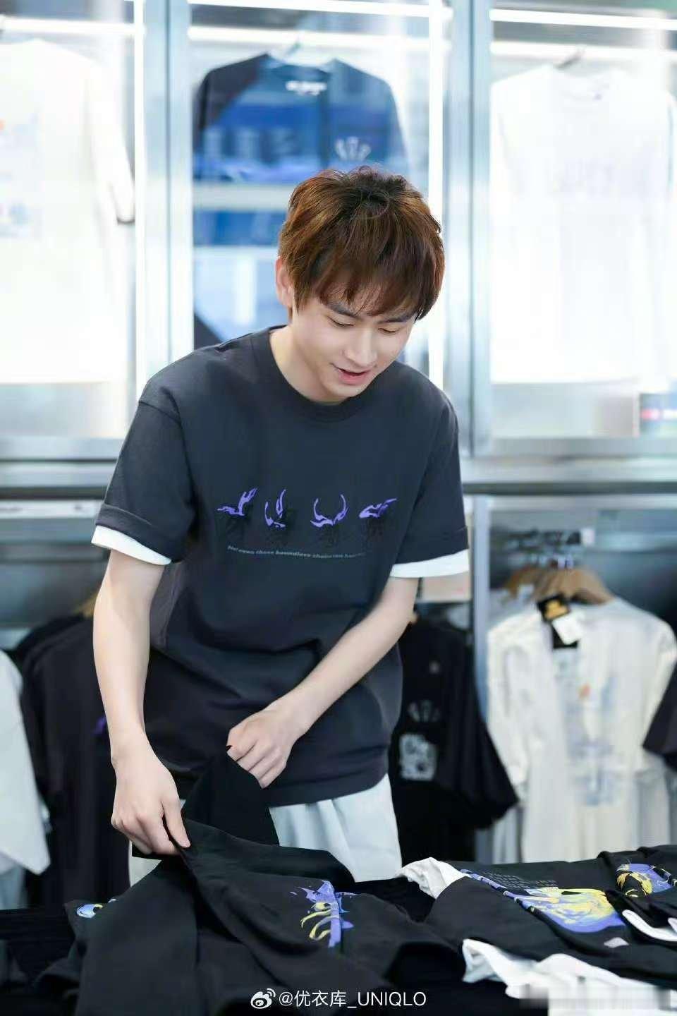优衣库Uniqlo[超话]穿上我的独家荣耀   优衣库王者荣耀十周年合作系列王昭
