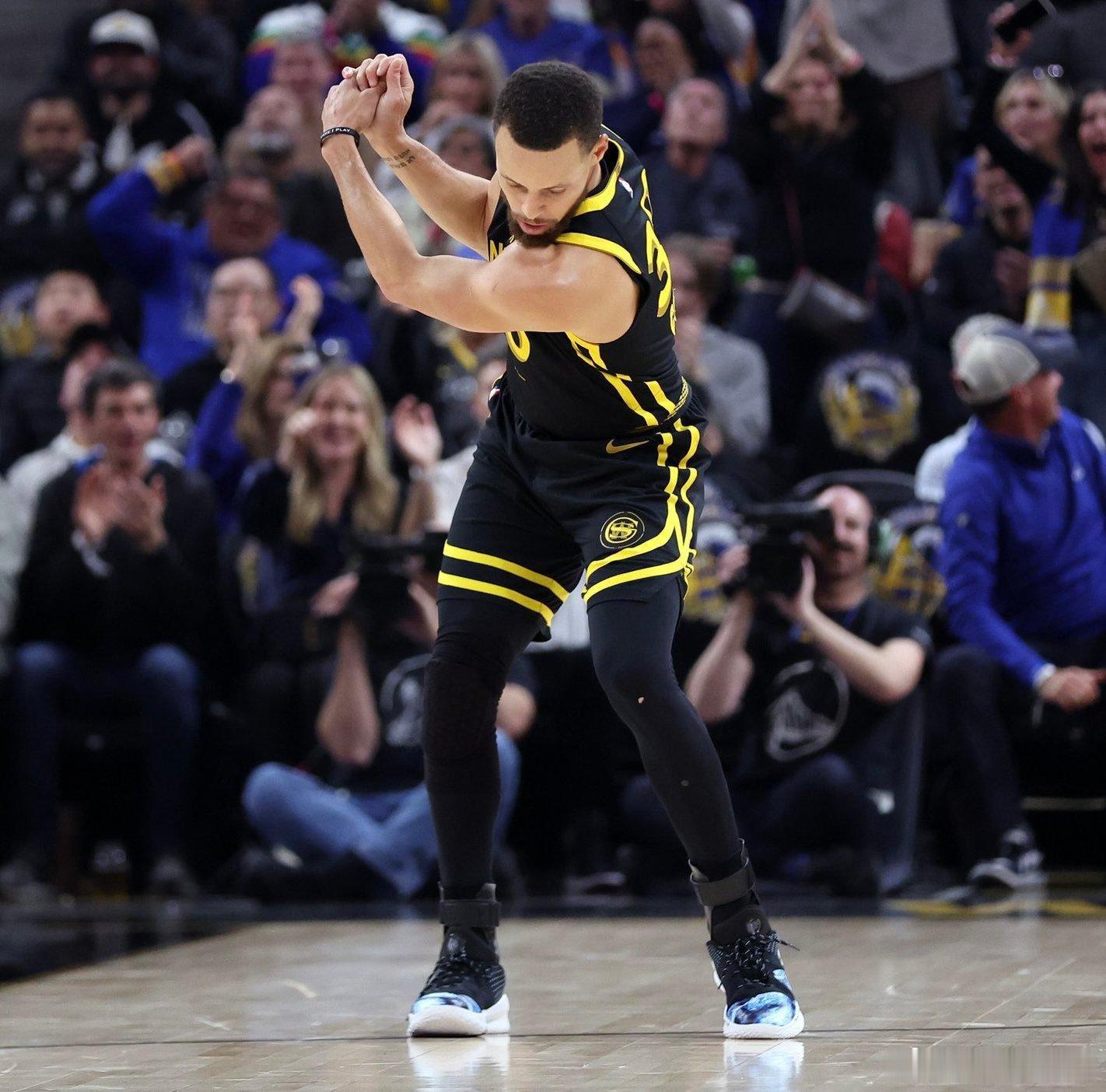 金州勇士 NBA历史单场至少命中5记三分场次排行榜：1. 斯蒂芬·库里 — 47
