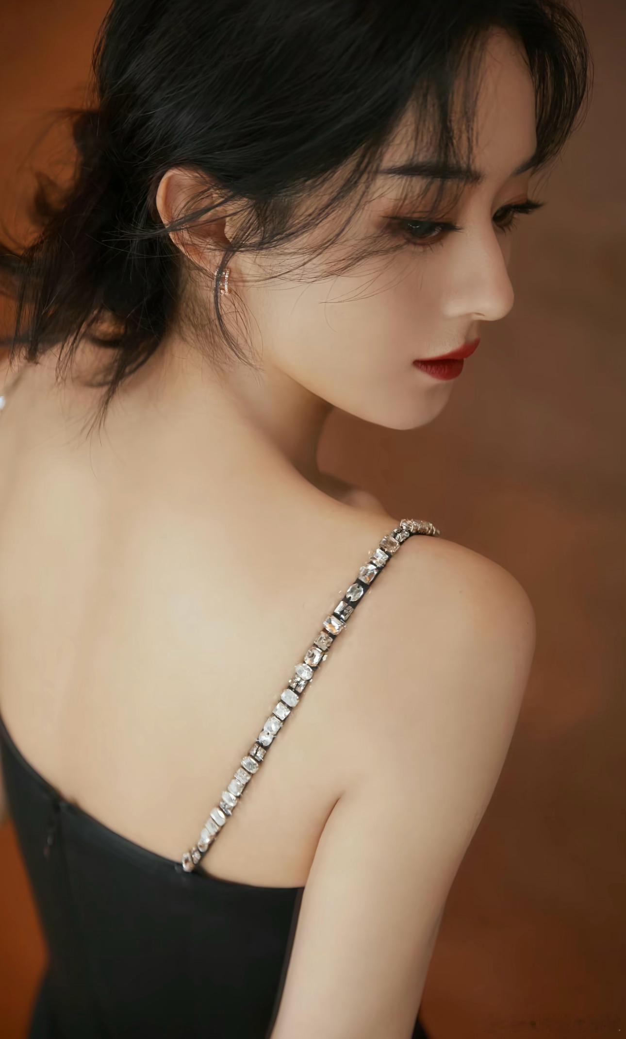赵丽颖入围金鹰奖最佳女主角候选赵丽颖入围金鹰奖最佳女主角候选 果然 优秀的人都是
