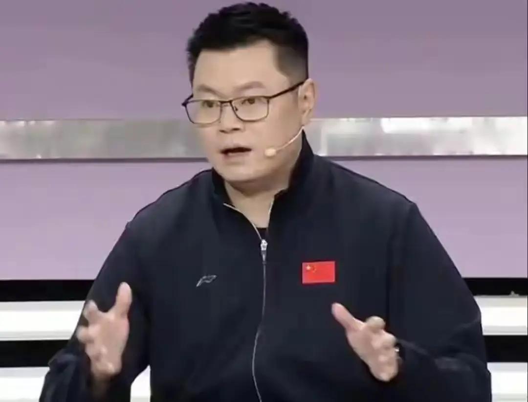 同样是铁血一单，
马龙为何更愿意让王楚钦来接替队长一职，
侯英超一语道破缘由，
