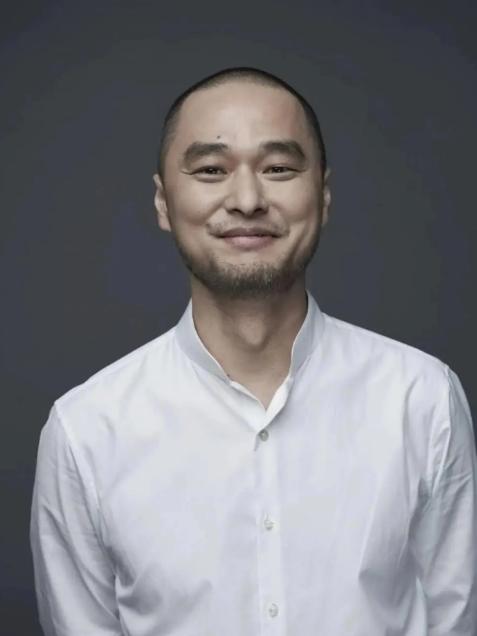 “身家上亿”的北京协和医学博士冯唐，再次抛出惊人“言论”：旅游最大的意义是长寿。