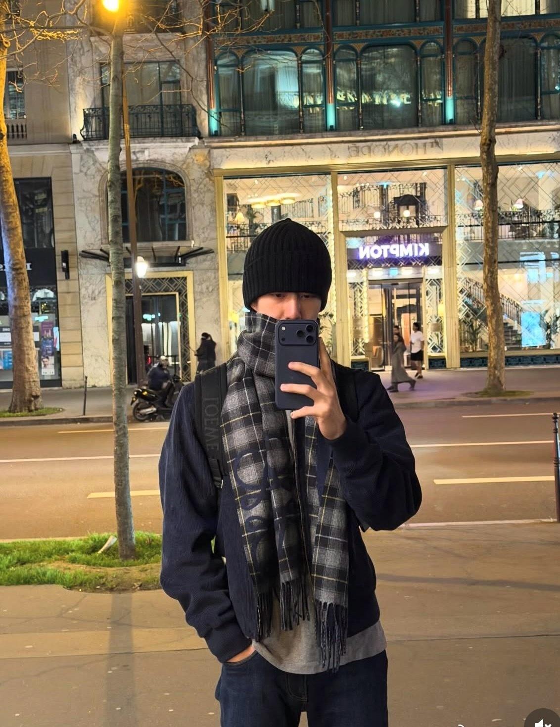 王一博 wyb王一博简直穿搭的神 wyb王一博ins发了自拍 啊啊啊啊啊啊啊王一