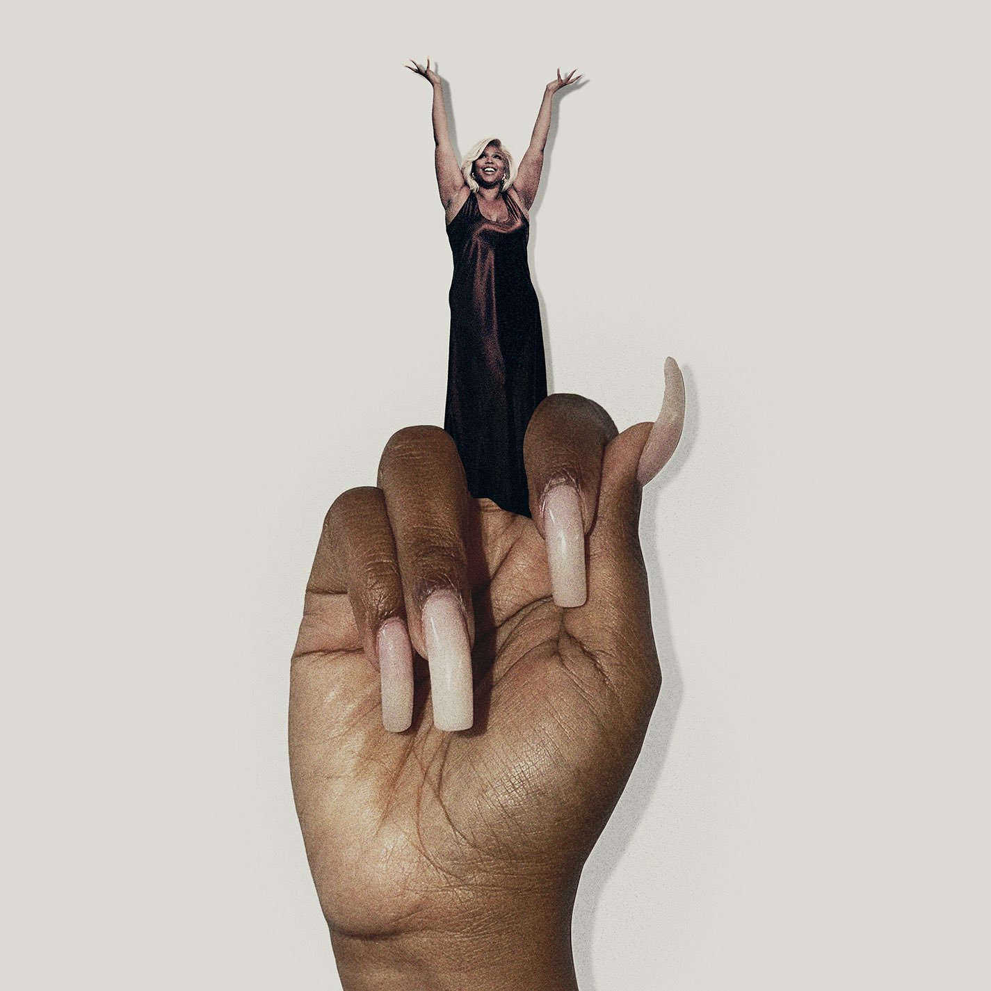 【实体快报】Lizzo 官宣全新专辑『BITCH』6月5日正式发行，共收录12首